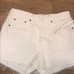 BRAND NEW white denim shorts from aritzia
